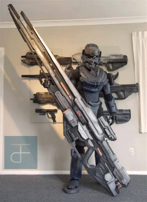 halo assault rifle cosplay.